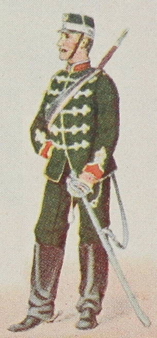 12) Солдатъ-кавалеристъ въ старой походной формѣ.